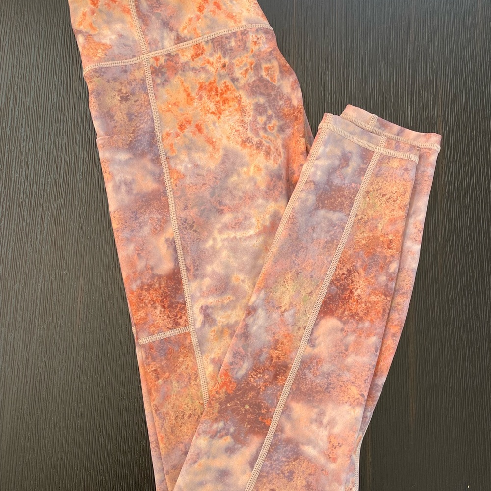 Fabletics Anywhere Motion 365 High Waisted Utility Leggings! Jewel Tone Marble!